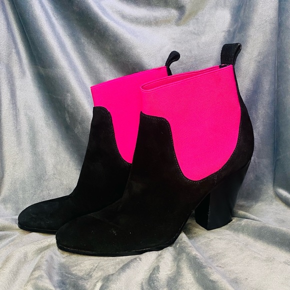 VICTORIAS SECRET BLACK PINK BOOTIES SIZE 8 B - Picture 3 of 4